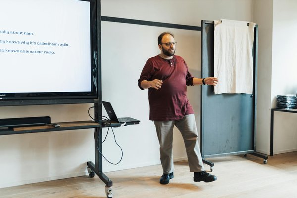 Comment s'assurer que votre entreprise respecte les normes de sécurité au travail ?